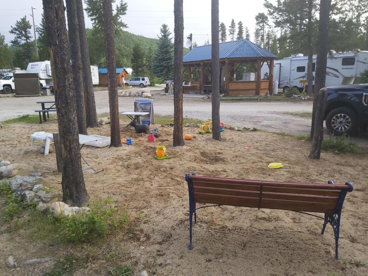 Blue River Cabins & Campgrounds ภายนอก รูปภาพ